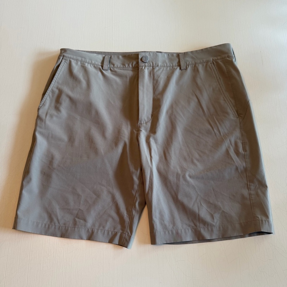 Vineyard Vines 9 Inch Fairway Shorts Khaki Size 35